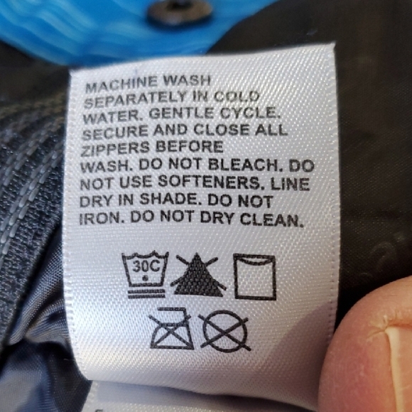 Avalanche Blue and White Softshell  Ski Jacket  Hood and Water-Resistant Fabric - Picture 14 of 16